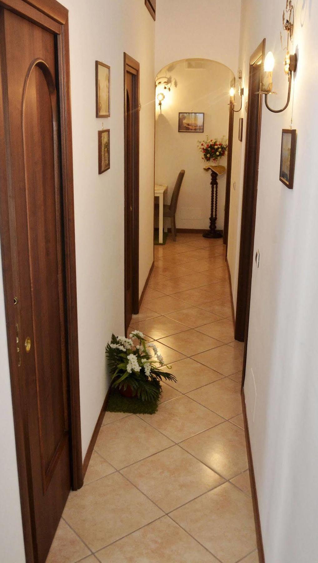 Bed & Breakfast A Castel Capuano Neapel Exteriör bild