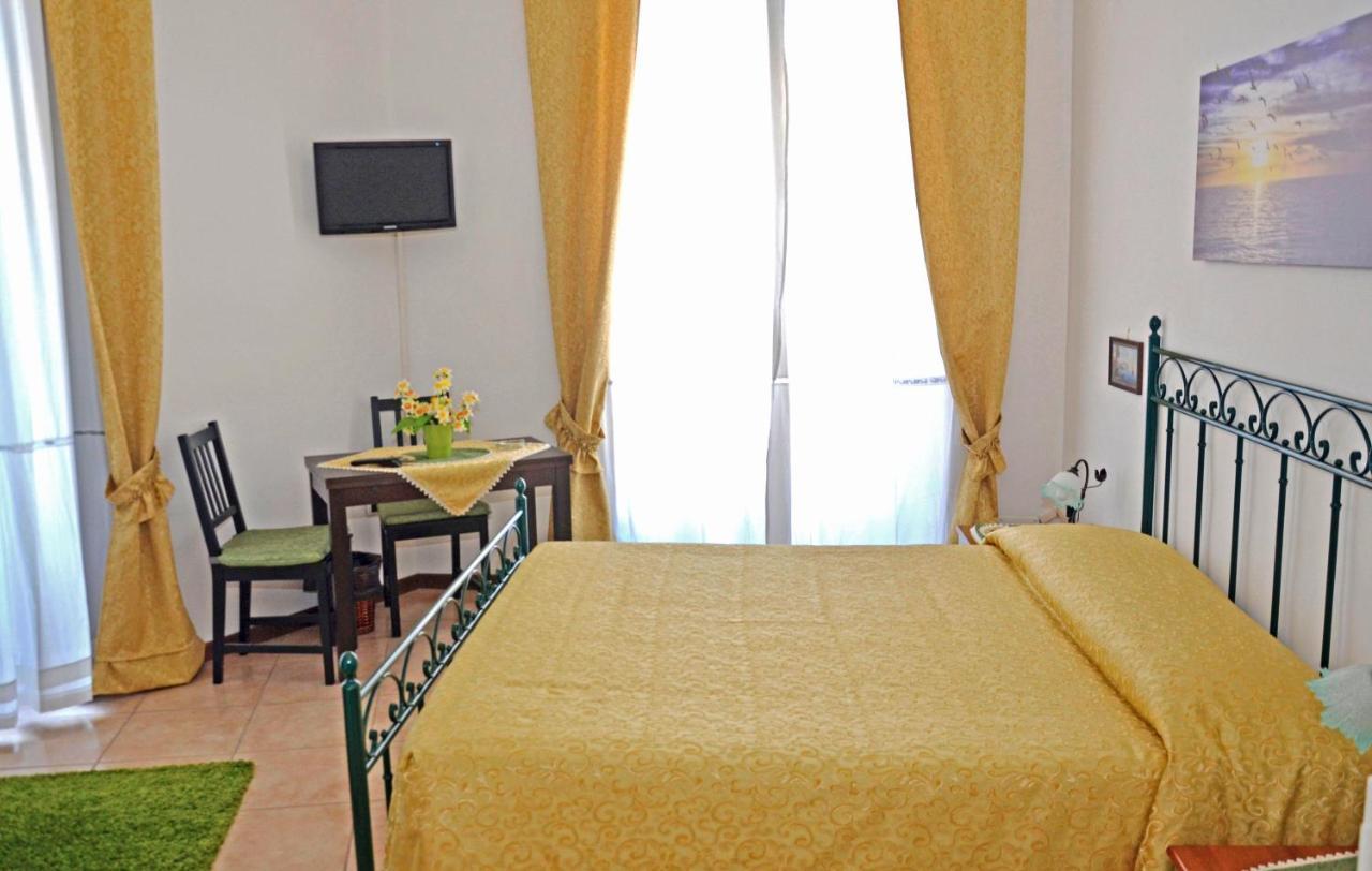 Bed & Breakfast A Castel Capuano Neapel Exteriör bild